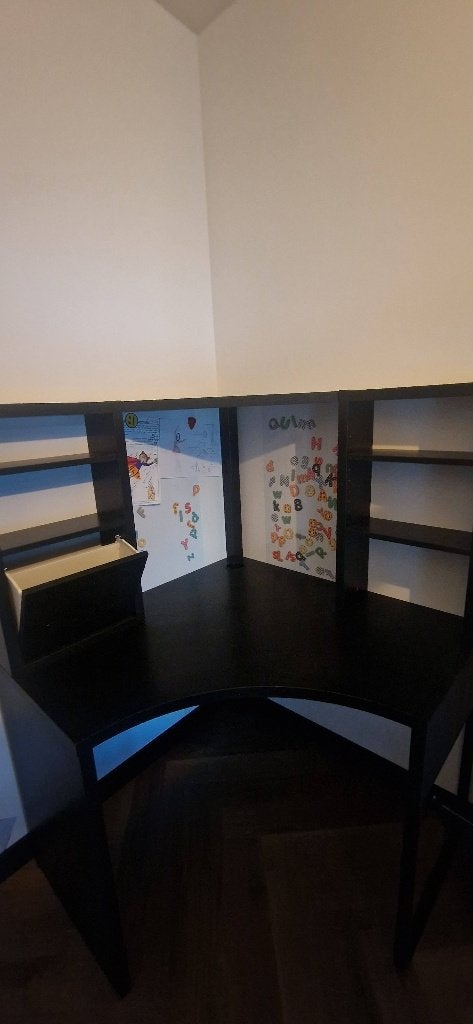 IKEA Micke Hoekbureau zwartbruin
