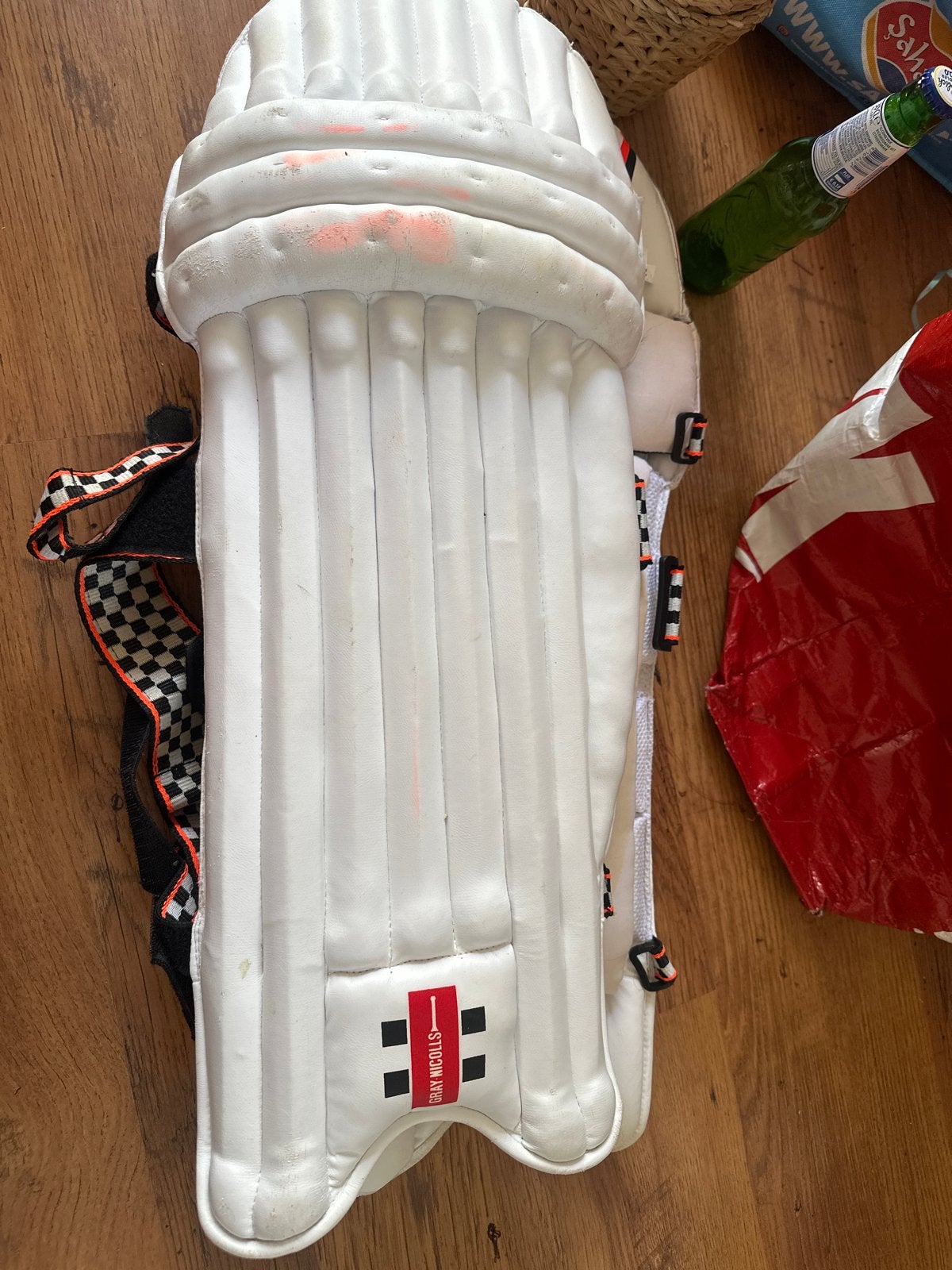 Gray-Nicolls Maverick Cricket Pads + abdomen guard + gloves, Ophalen, Gebruikt