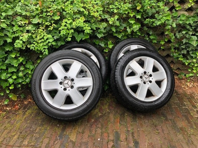 Velgen Mercedes Vito 17 inch + 2 z.g.a.n. banden, Ophalen, Velg(en), 17 inch, Bestelwagen