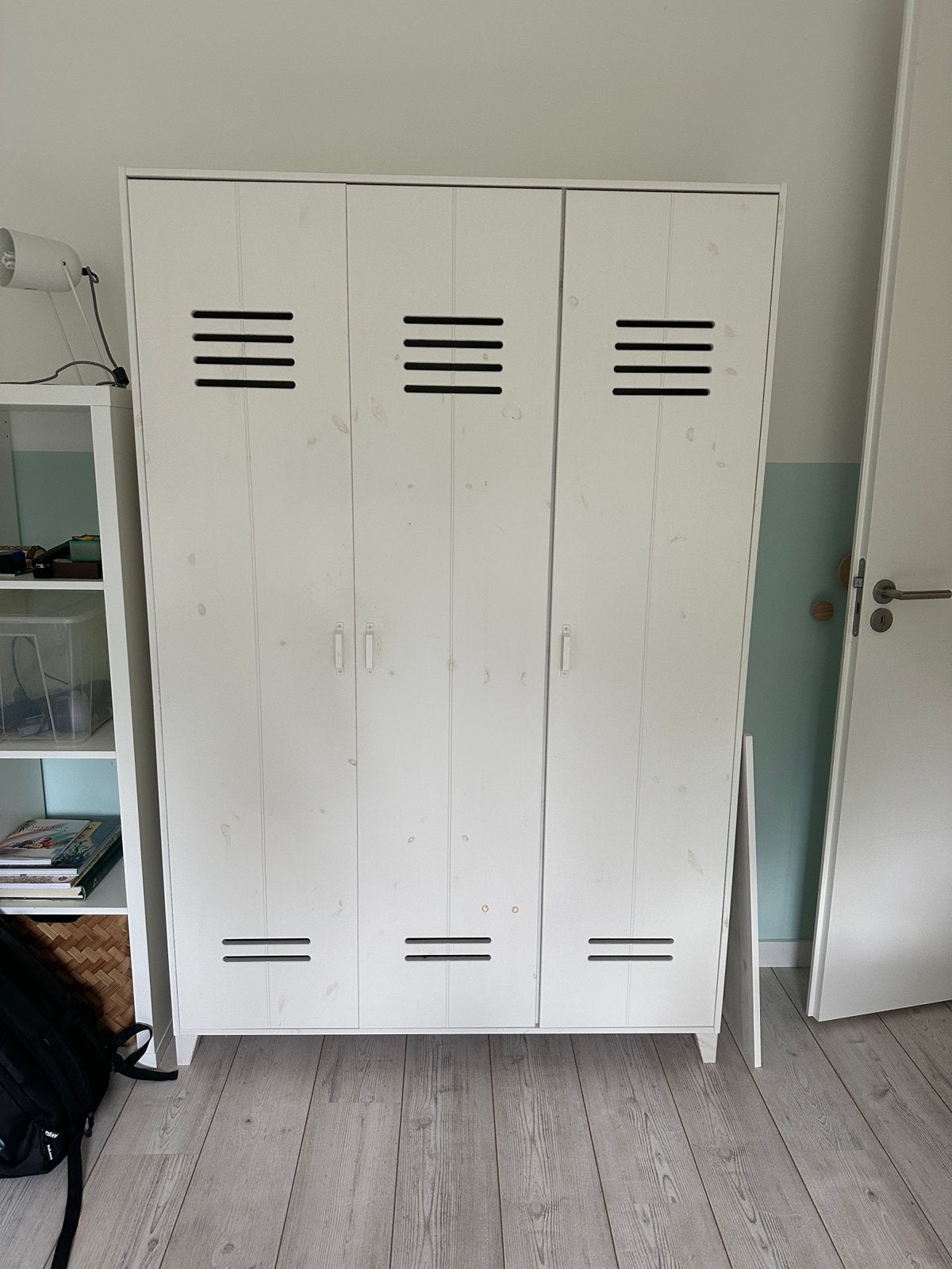 VT Wonen kledingkast voor kinderkamer (wit grenen), Ophalen, Zo goed als nieuw