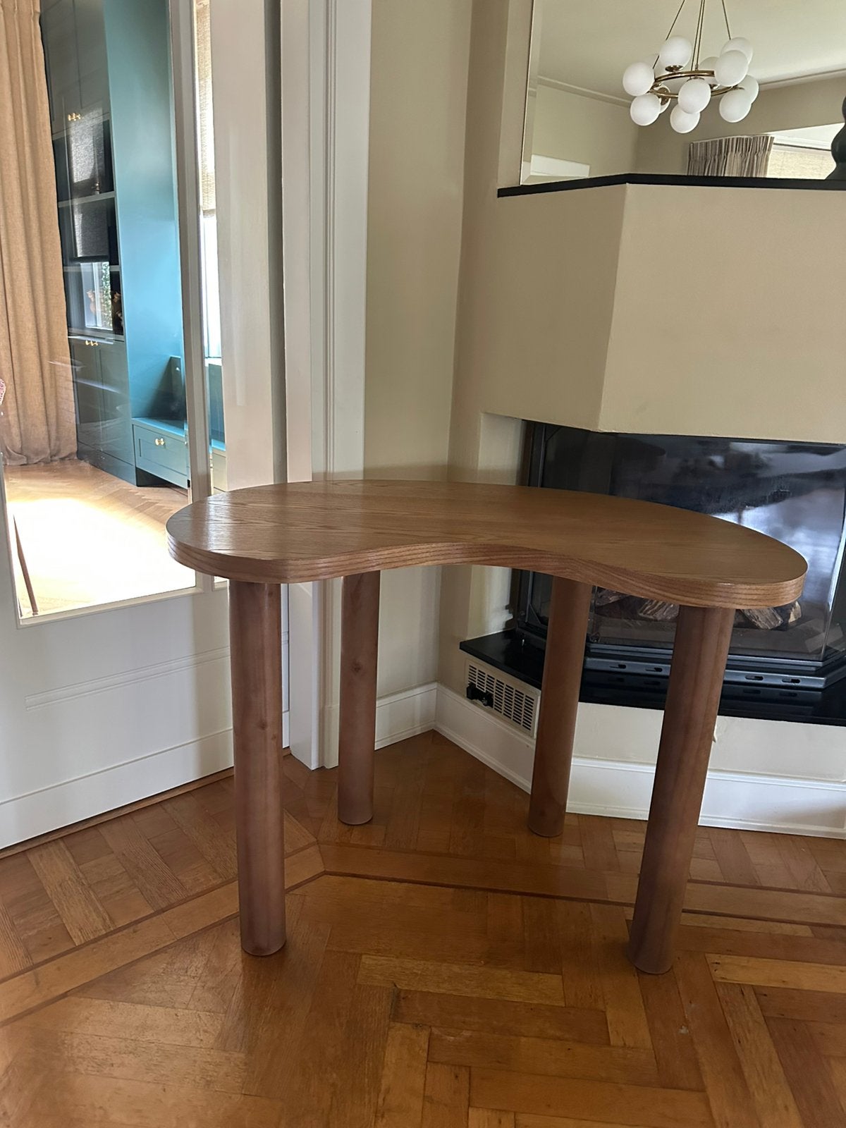 Leuke bruine houten organische sidetable, Huis en Inrichting, Ophalen, 100 tot 150 cm, 50 tot 100 cm, Zo goed als nieuw