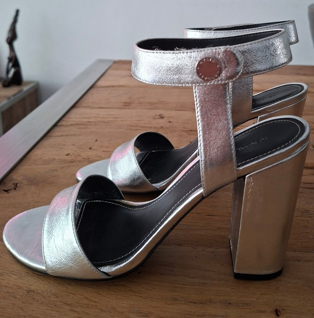 Zilveren schoenen 39 hoge hak KENDALL & KYLIE, Overige kleuren, KENDALL & KYLIE, Nieuw, Ophalen of Verzenden