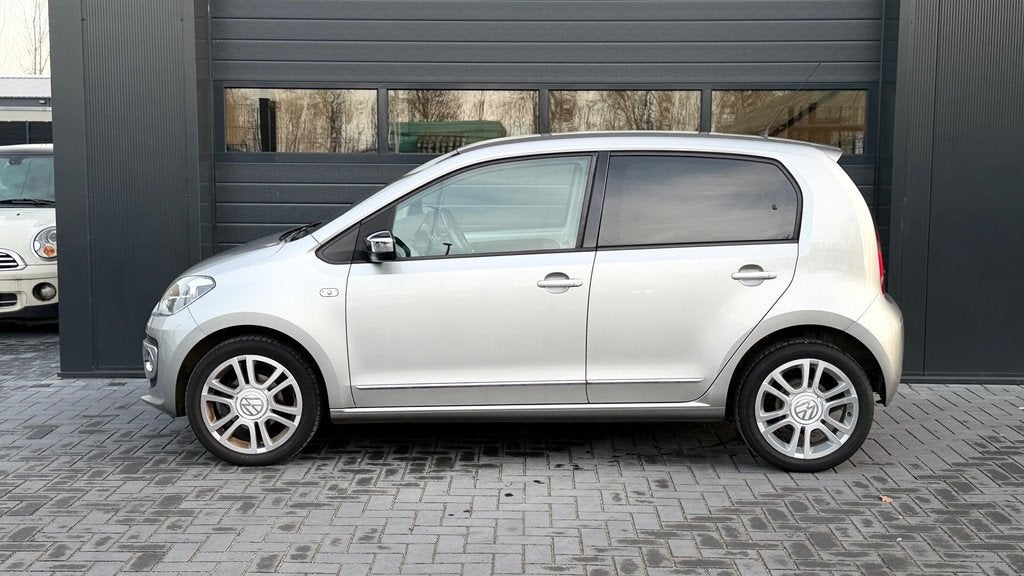 Volkswagen Up! 1.0 high up! BlueMotion Airco|LM Velgen, Voorwielaandrijving, Euro 5, Gebruikt, Up!