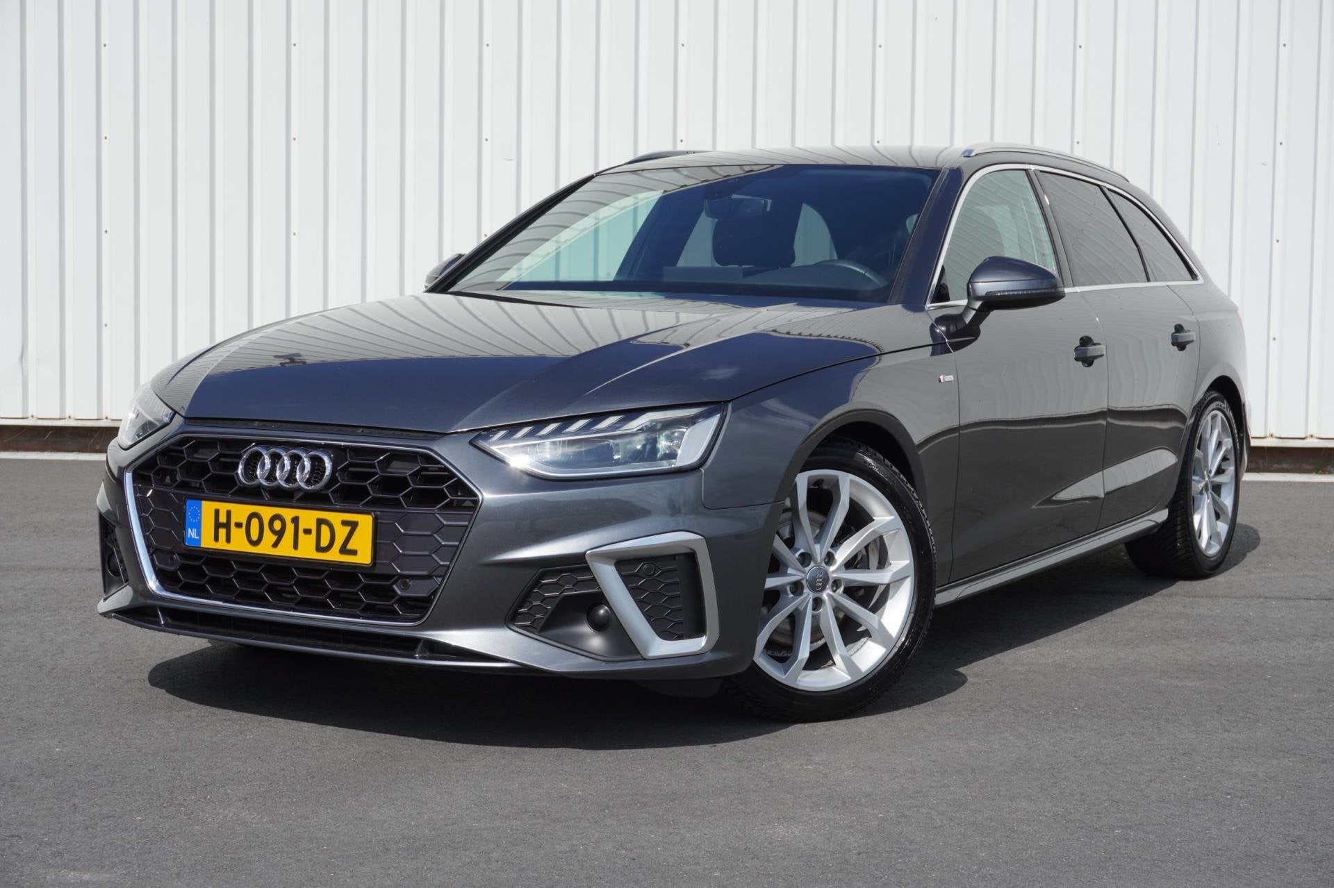 Audi A4 Avant 35 TFSI Launch edition Sport | Airco | Virt. c, Auto's, Dealer onderhouden, Gebruikt, 4 cilinders, Origineel Nederlands