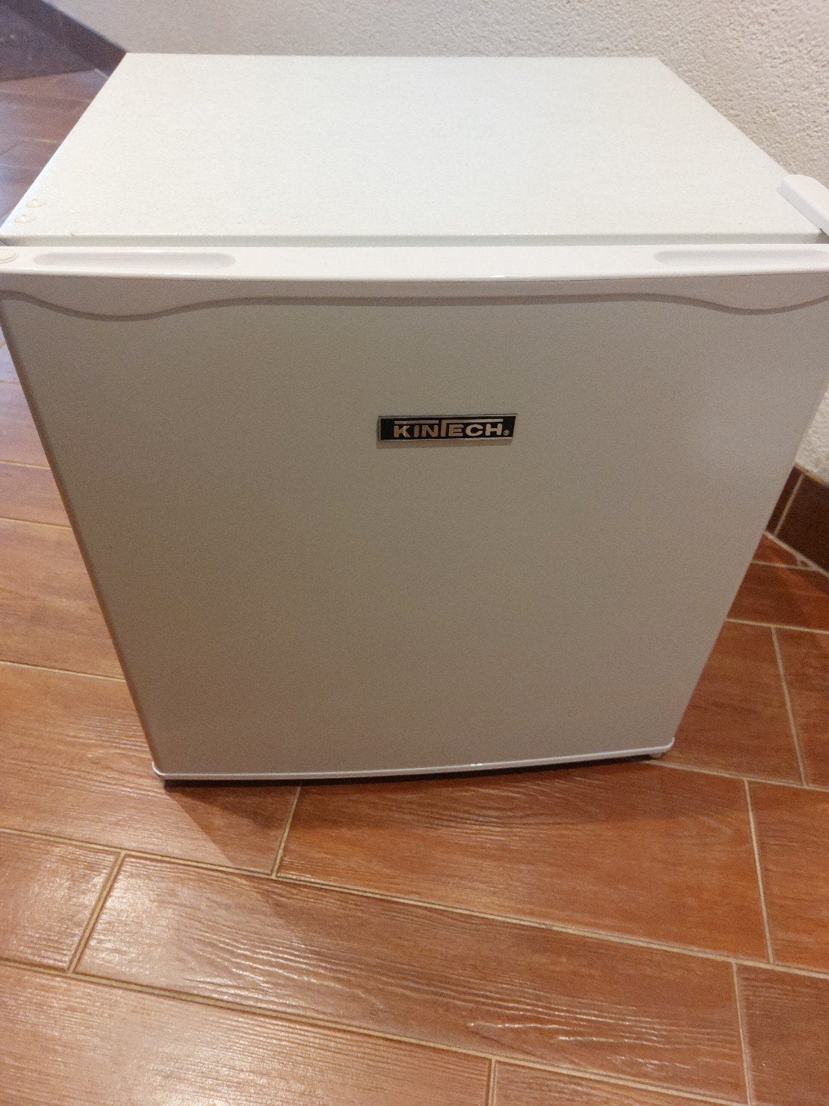 Kleine KINTECH Koelkast - Ideaal voor kleine ruimtes, Ophalen, Gebruikt, Minder dan 85 cm, Minder dan 75 liter