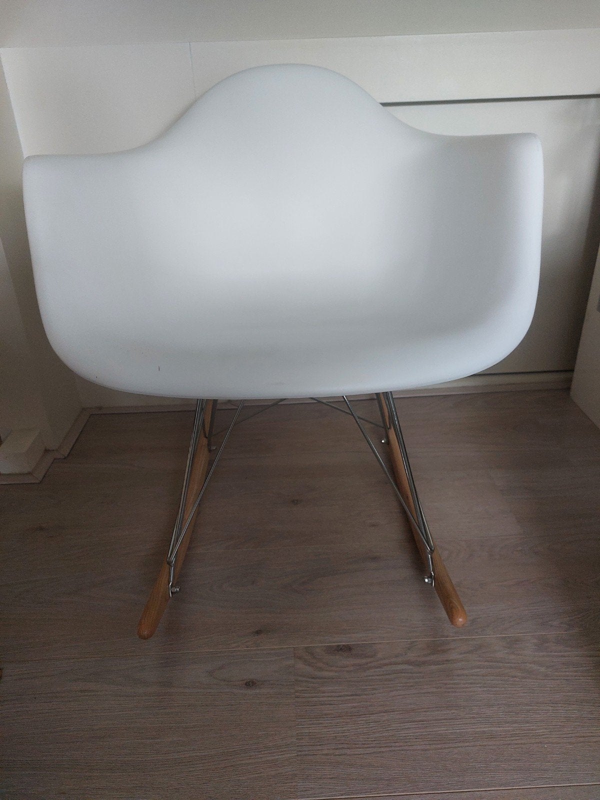 Moderne witte schommelstoel, Ophalen, Hout, Wit, Zo goed als nieuw