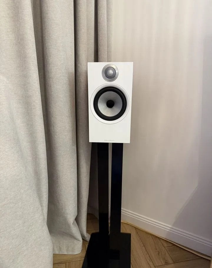 Bowers & Wilkins 606 S2 Speakers