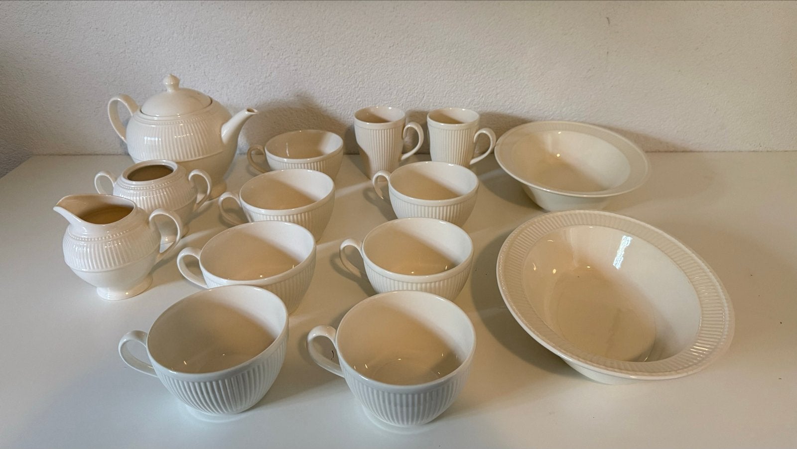 Wedgwood Edme, crèmekleurig servies, compleet en stijlvol, Ophalen, Gebruikt, Overige merken, Compleet servies
