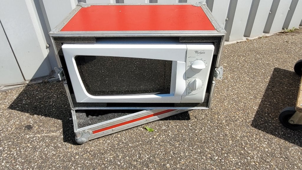 Backstage Survival Kit: Whirlpool Magnetron in Flightcase, Ophalen, Gebruikt, Draaiplateau