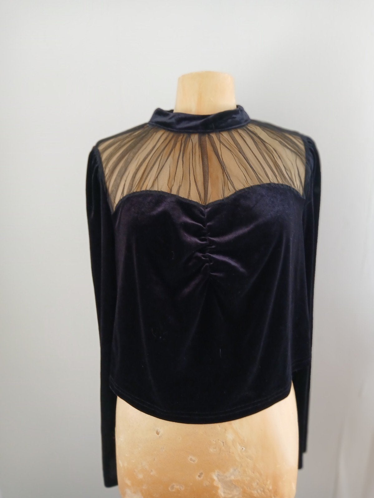 SHEIN schattige top zwart velours met kant mt 42, Kleding | Dames, Verzenden, Zwart, Maat 42/44 (L), Nieuw