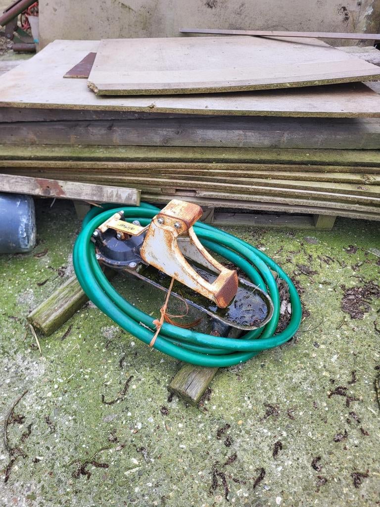 Weide waterdrinkbak, Ophalen