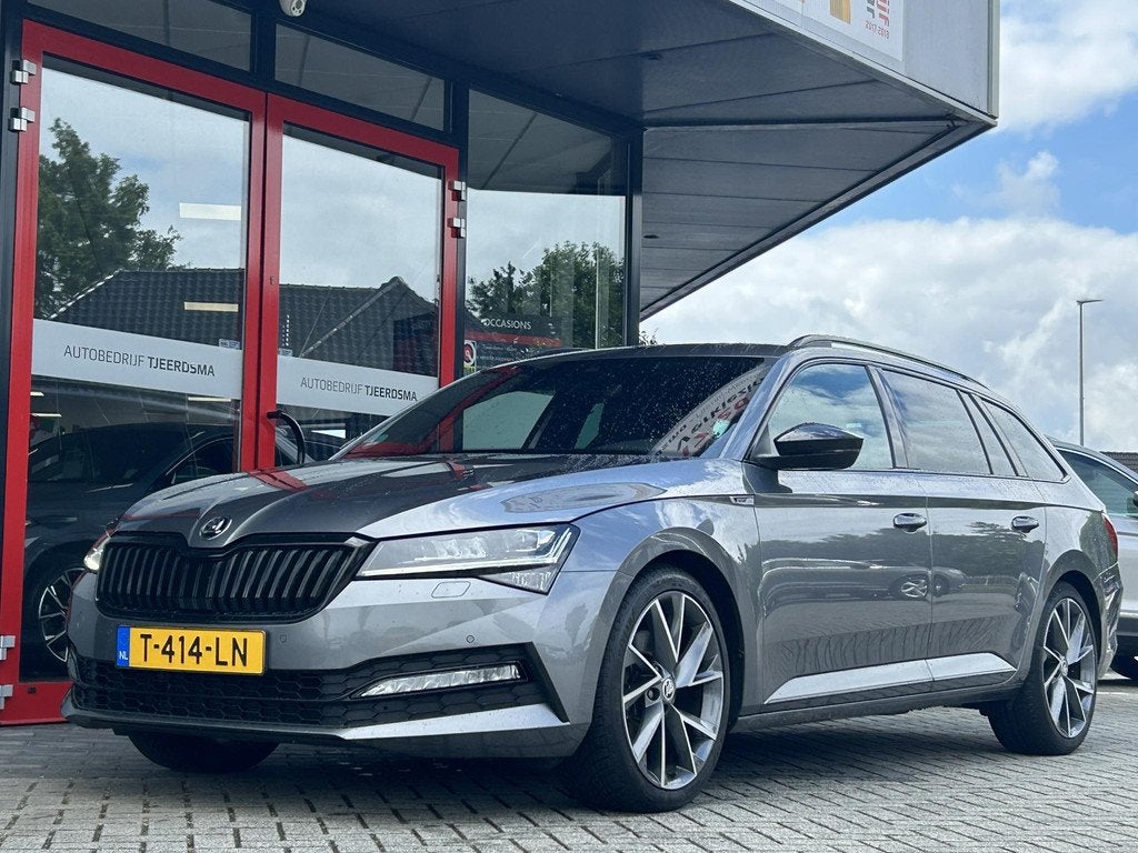 Skoda Superb Combi 1.5 TSI ACT Sportline Business | Trekhaak, Auto's, Skoda, 12 maanden, 4 cilinders, Alcantara, Origineel Nederlands
