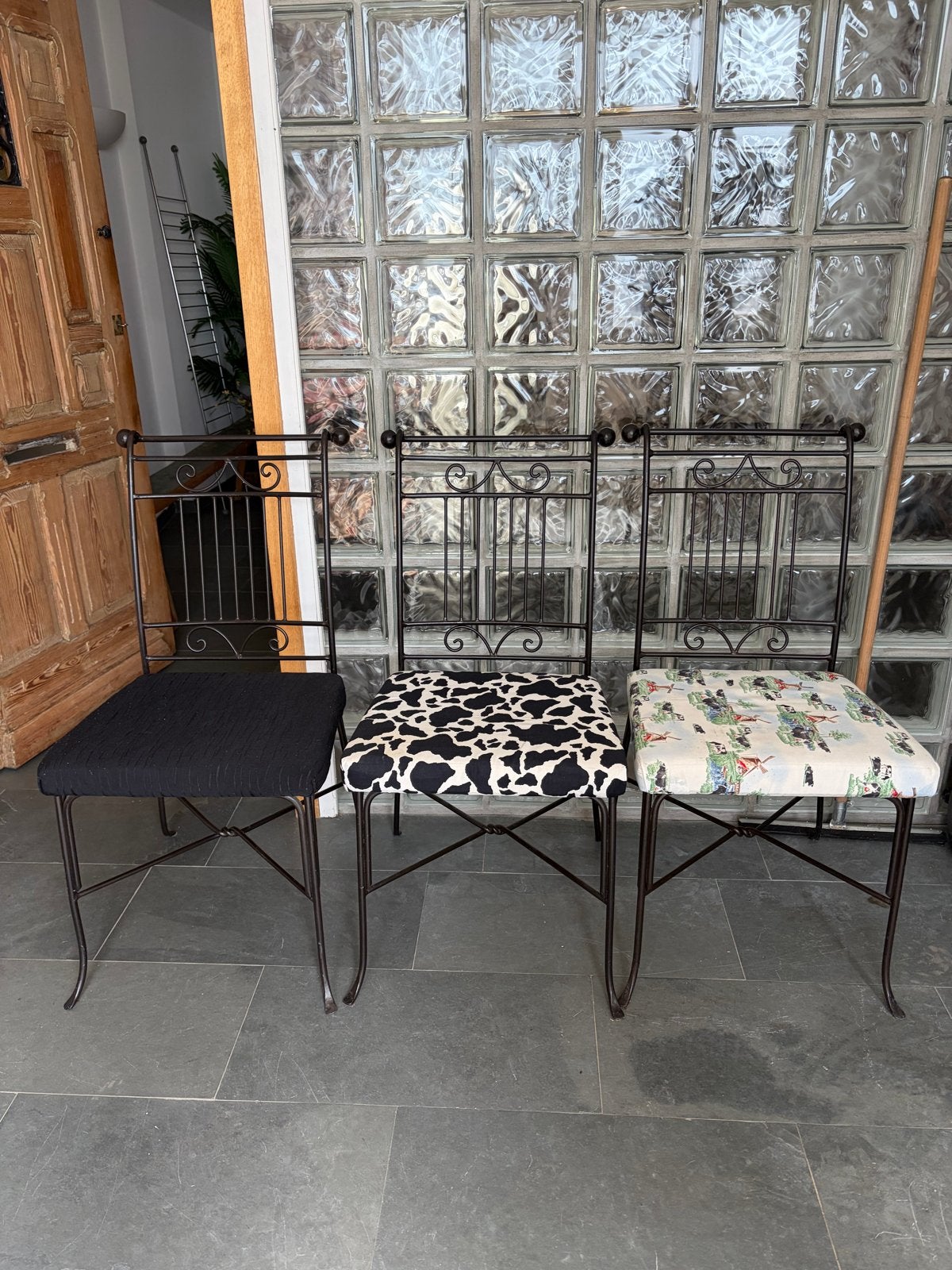 3 Antieke Smeedijzeren Stoelen met Diverse Bekleding, Ophalen