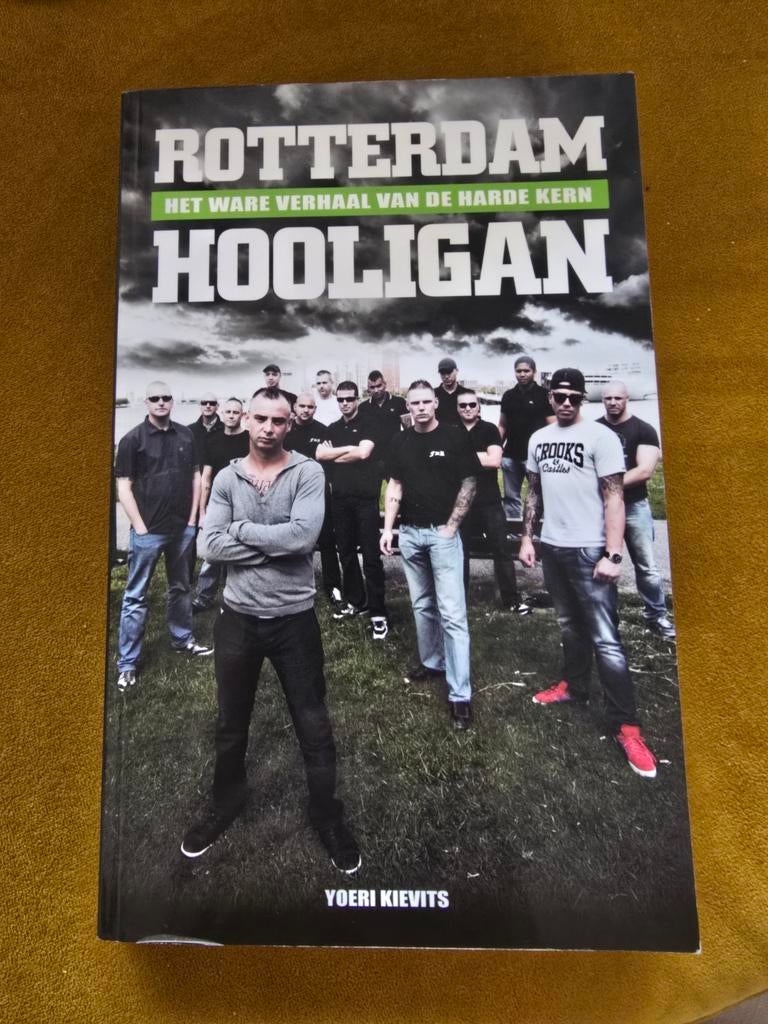 Rotterdam Hooligan: Het Ware Verhaal van de Harde Kern, Boeken, Romans, Zo goed als nieuw, Nederland, Ophalen of Verzenden