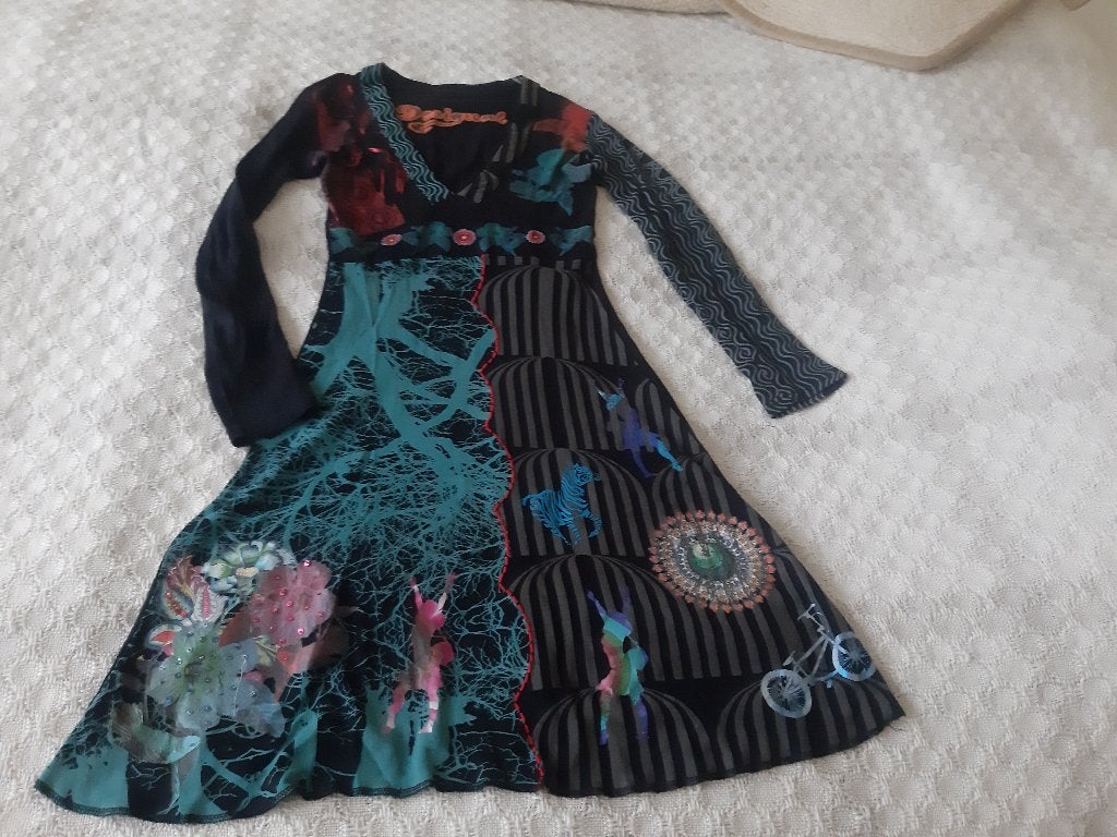 prachtige aparte jurk Desigual maat S (maat 36), Ophalen, Meerkleurig, Zo goed als nieuw, Onder de knie