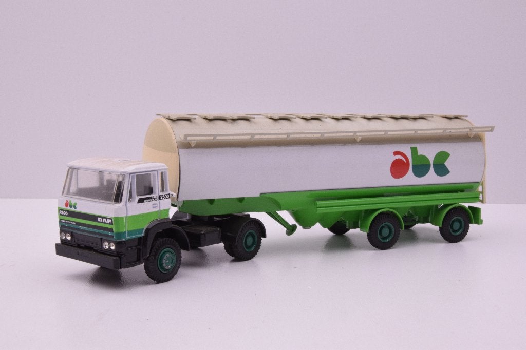 DAF 2500  ''  ABC mengvoeders ''  Lion car, Ophalen of Verzenden, Zo goed als nieuw, Bus of Vrachtwagen, Lion Toys