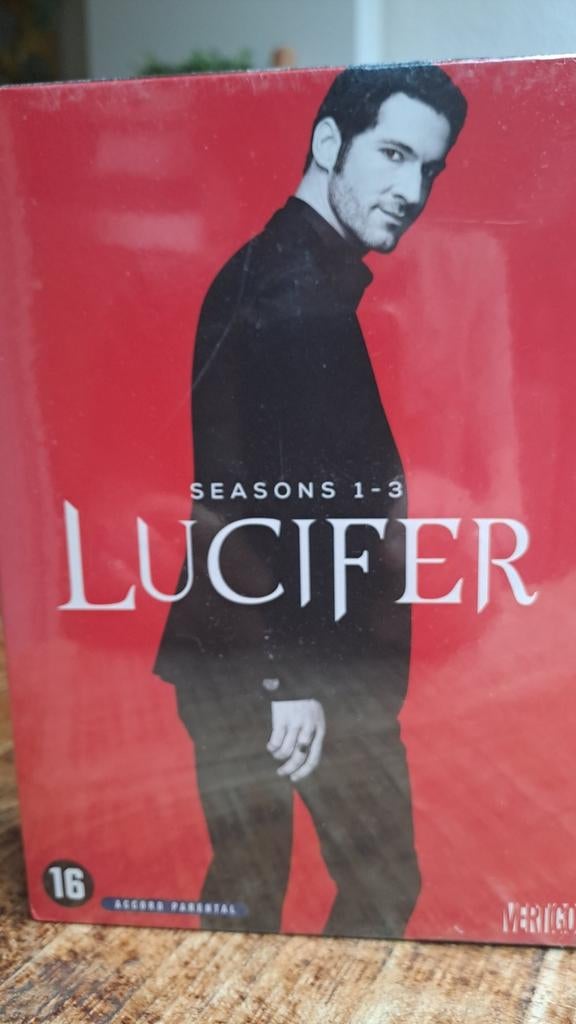 Lucifer - Seizoenen 1-3 DVD Boxset.   Nieuw + NL ondertiteld, Cd's en Dvd's, Dvd's | Tv en Series, Vanaf 16 jaar, Boxset, Science Fiction en Fantasy