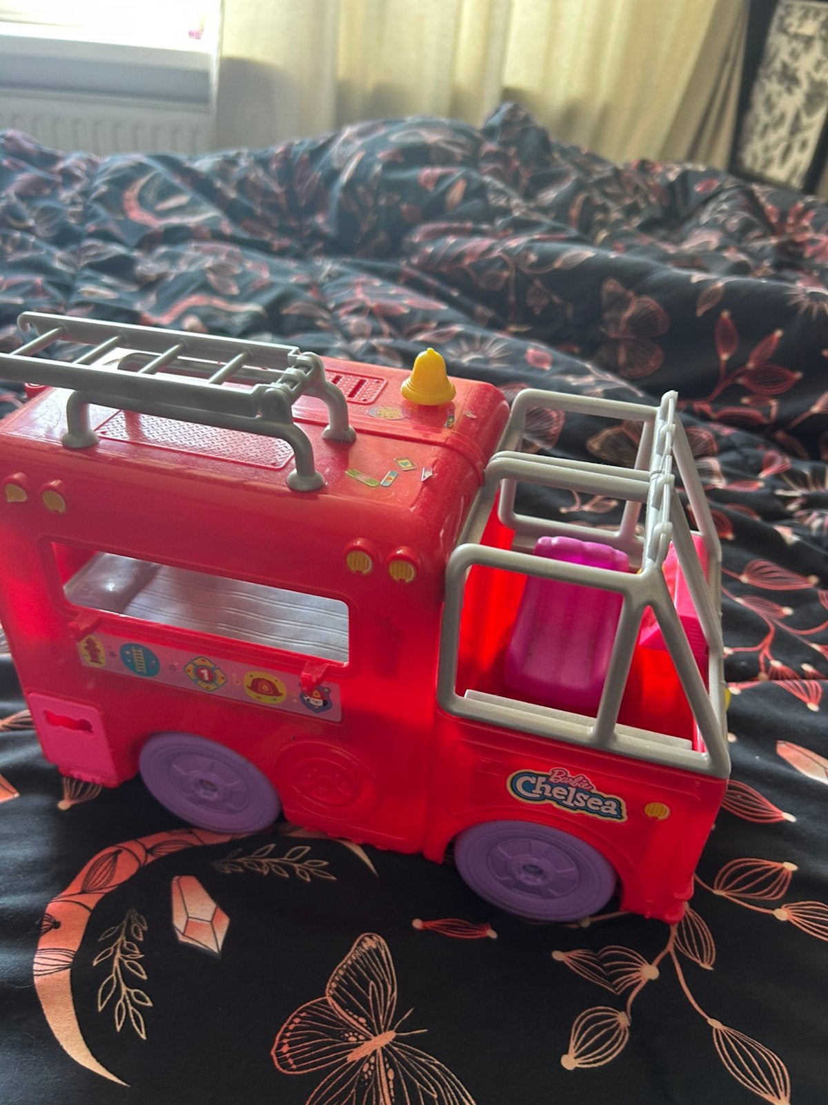 Brandweer auto van barbie Chelsea, Ophalen, Zo goed als nieuw, Auto