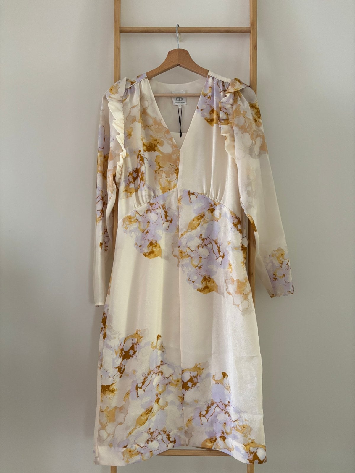 Witte jurk met gouden/lila print Second Female, Wit, Nieuw, Ophalen of Verzenden, Knielengte