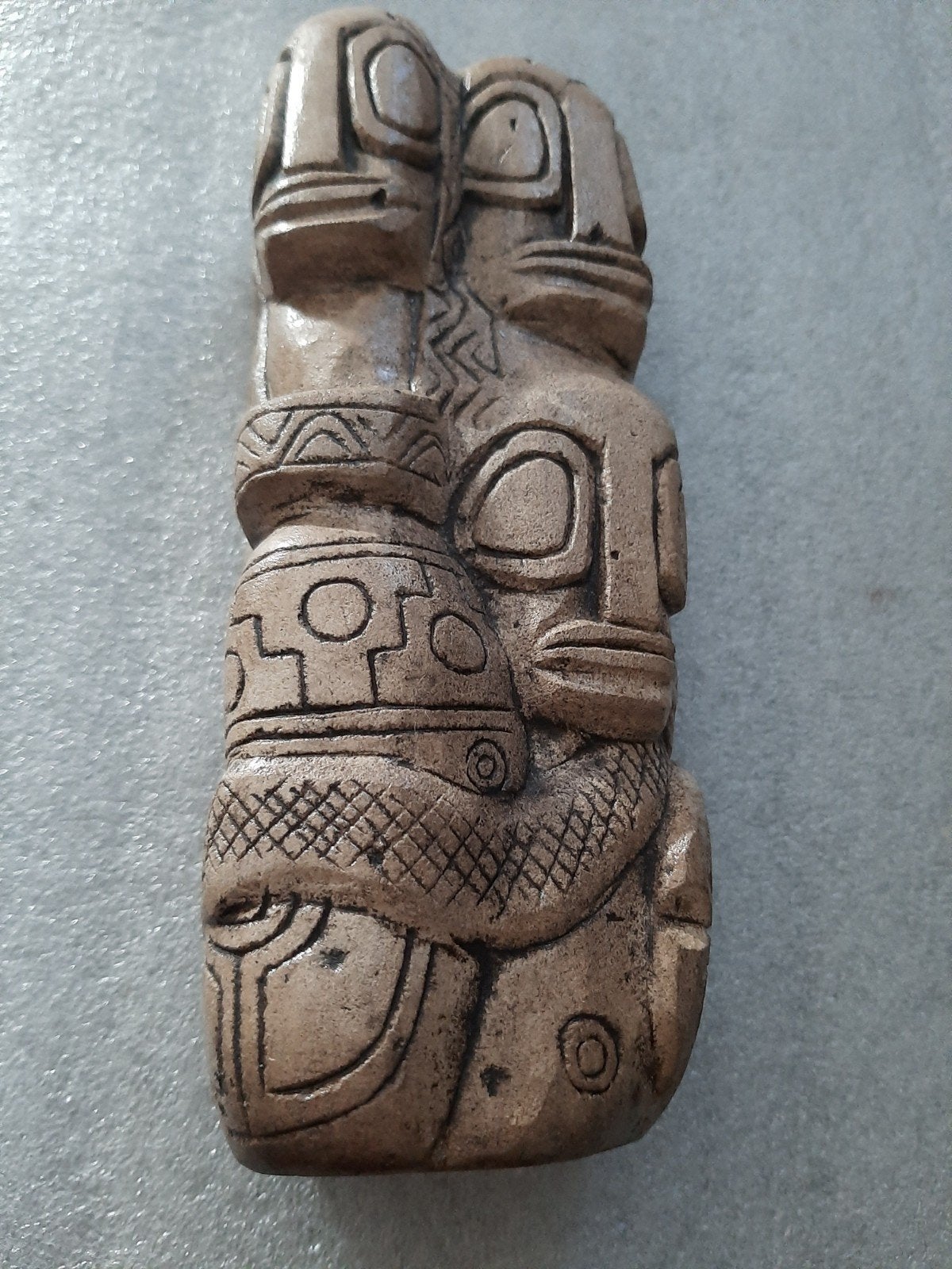 Oud gedetailleerd stenen beeld - 20 cm hoog, Ophalen of Verzenden, Handgemaakt, 20 - 50 cm, Steen of Keramiek