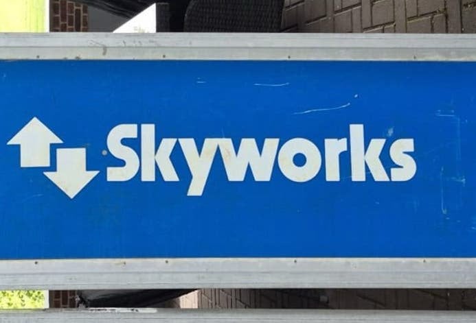 Skyworks rolsteiger met werkhoogte van 10,35 m, Ophalen, Gebruikt, Rolsteiger of Kamersteiger, 5 meter of hoger