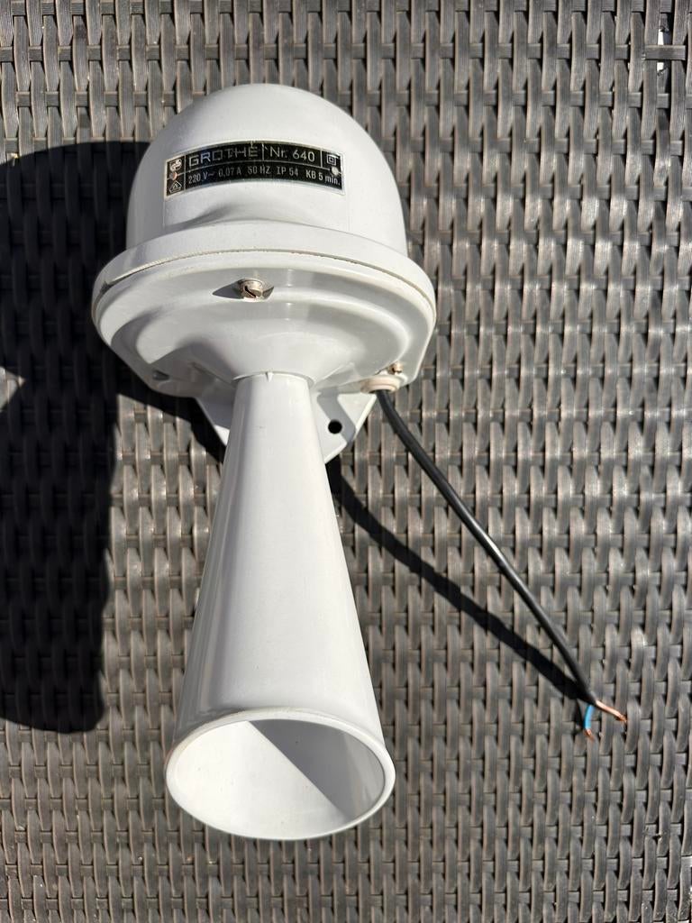 schoolhoorn alarmhoorn pauzehoorn. Sirene Topstaat 220V IP54, Ophalen of Verzenden, Zo goed als nieuw, Detector, Sensor of Melder