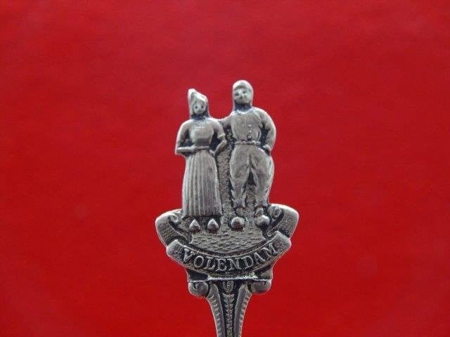 Lepeltje: Volendam Klederdrachten, Verzenden
