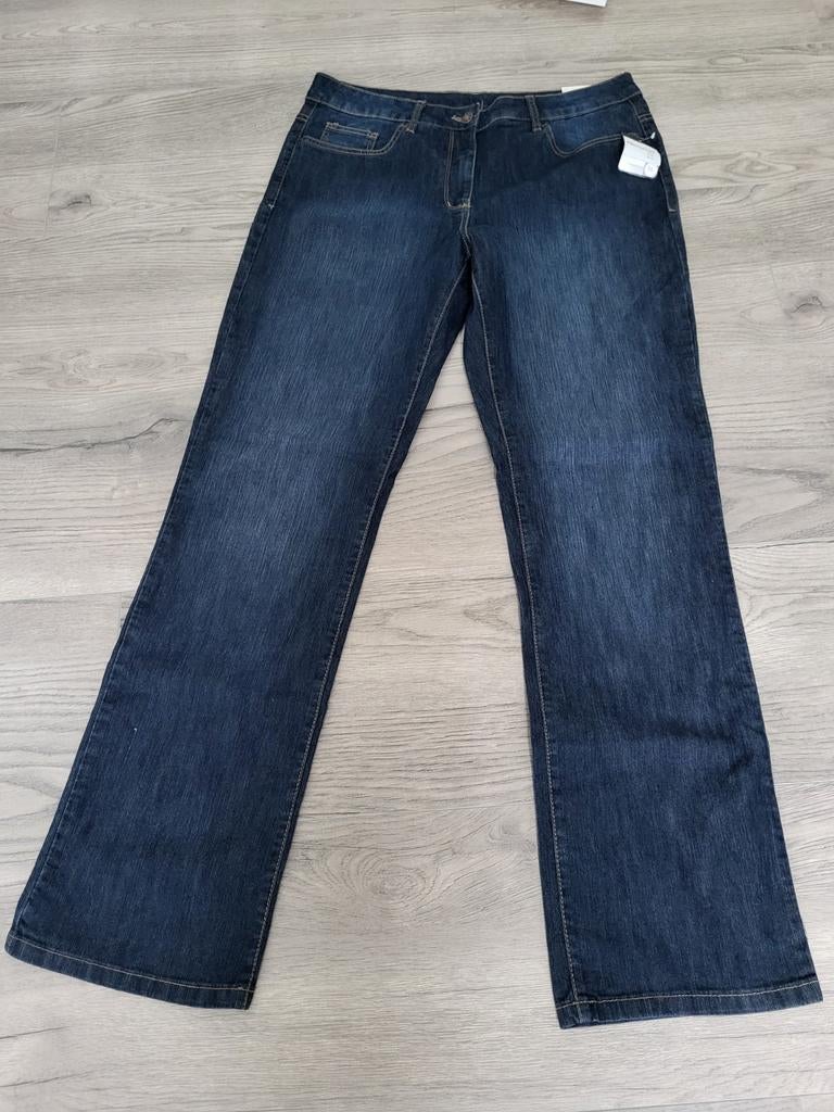Nieuwe C&A Spijkerbroek Maat 42 - Iets Uitlopende Pijpen, Blauw, Nieuw, Ophalen of Verzenden, W33 - W36 (confectie 42/44)
