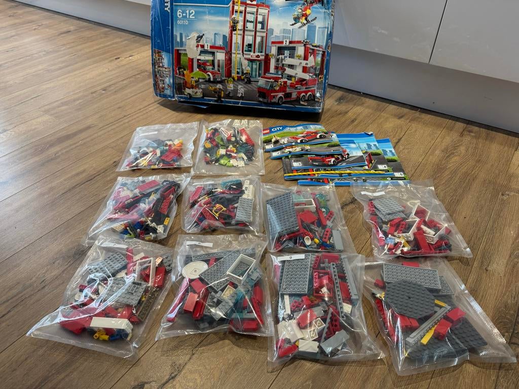 Lego City 60110 Brandweerkazerne - Compleet met doos en boek, Ophalen of Verzenden, Gebruikt, Complete set, Lego