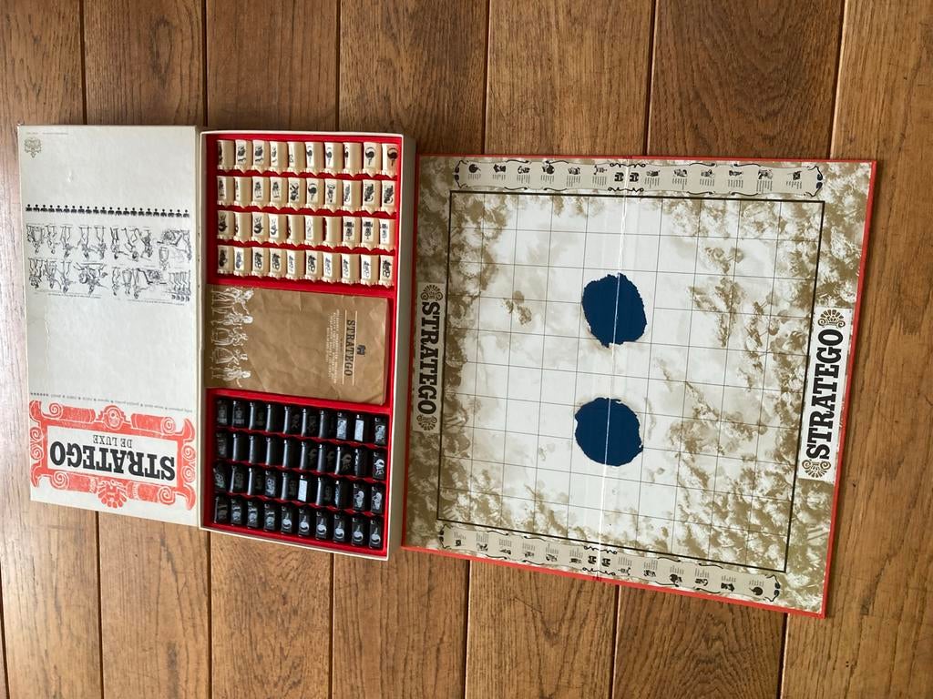 Stratego de Luxe Bordspel - Klassiek Strategisch Spel, Ophalen of Verzenden, Zo goed als nieuw