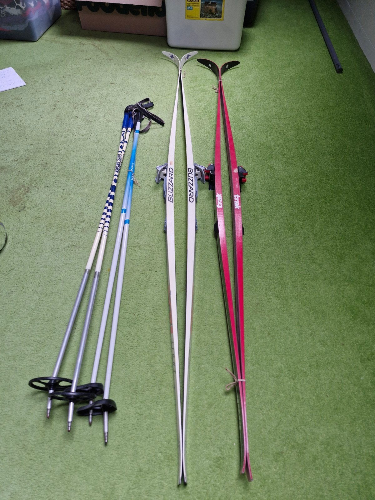 2 paar langlaufski's met stokken - Trak en Blizzard, Ski's, Ophalen, Overige merken, Gebruikt