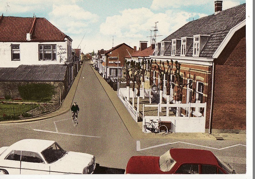 Wemeldinge (Zld) Wilhelminastraat 1957 (?).auto's in beeld., Ophalen, 1940 tot 1960, Ongelopen, Zeeland