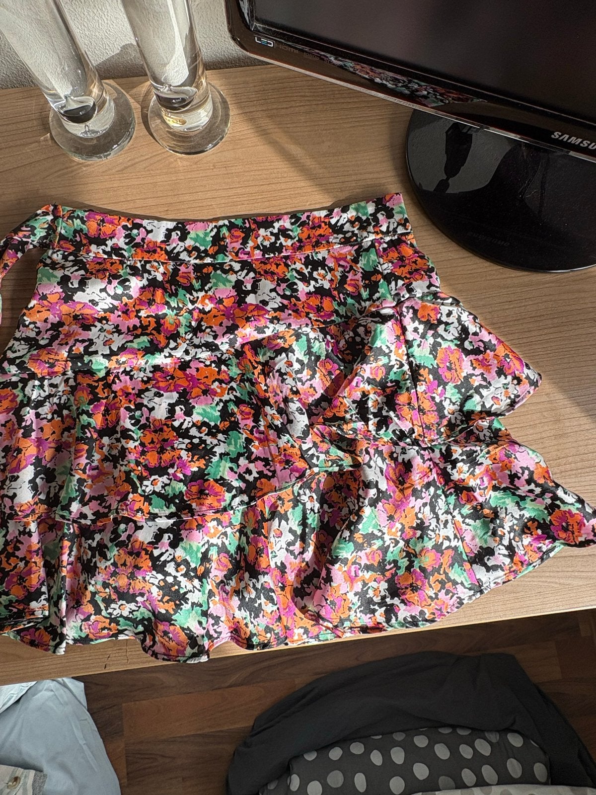 Seven Sisters Bloemenprint Minirok met Ruches - Maat XS, Kleding | Dames, Rokken, Overige kleuren, Ophalen of Verzenden, Zo goed als nieuw