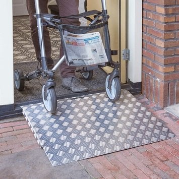 2 drempelhulpen, Diversen, Verpleegmiddelen, Ophalen of Verzenden, Zo goed als nieuw