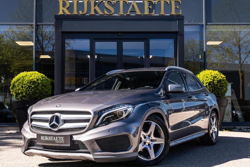 Mercedes GLA-klasse 200 AMG Line|STOELVERWARM.|18''|CLIMATE, Auto's, Bi-Xenon koplampen, Gebruikt, 715 kg, Leder en Stof