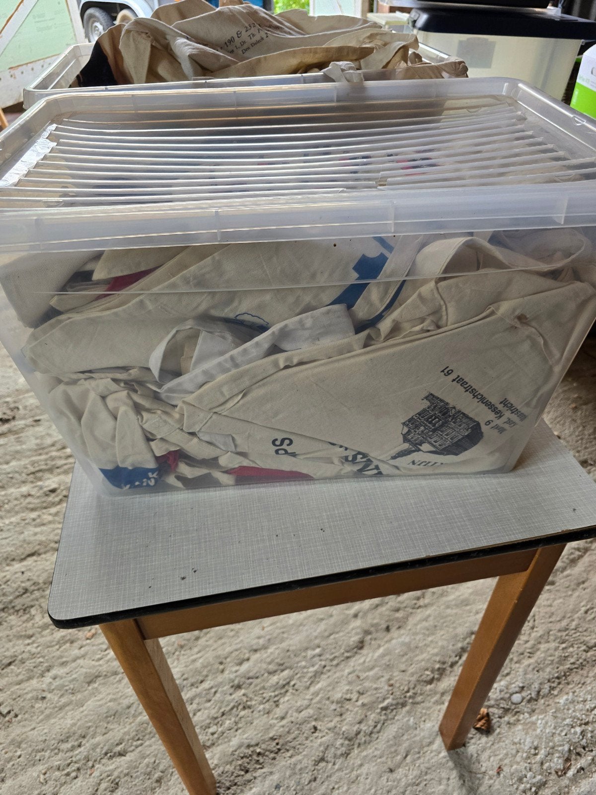 Collectie verzameling linnen stoffen tasjes, Ophalen
