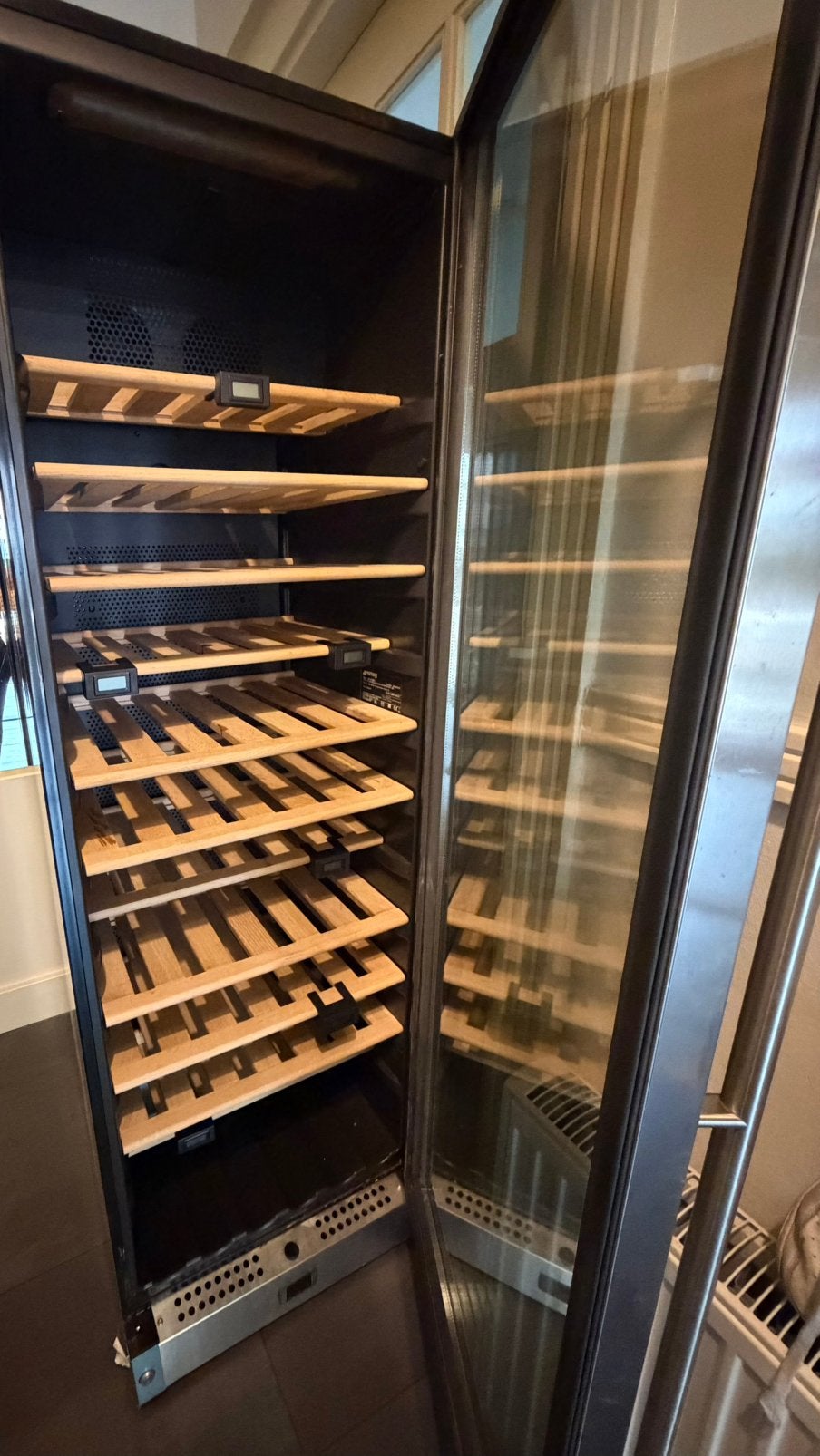 Wijnklimaatkast SMEG, Ophalen, 160 cm of meer, 45 tot 60 cm, Zonder vriesvak