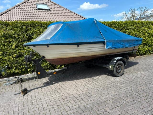 INRUILER! Overnaadse boot met Yamaha 8 PK 4 Takt en Trailer, Watersport en Boten, Vis- en Consoleboten, Gebruikt, Polyester, Overige brandstoffen