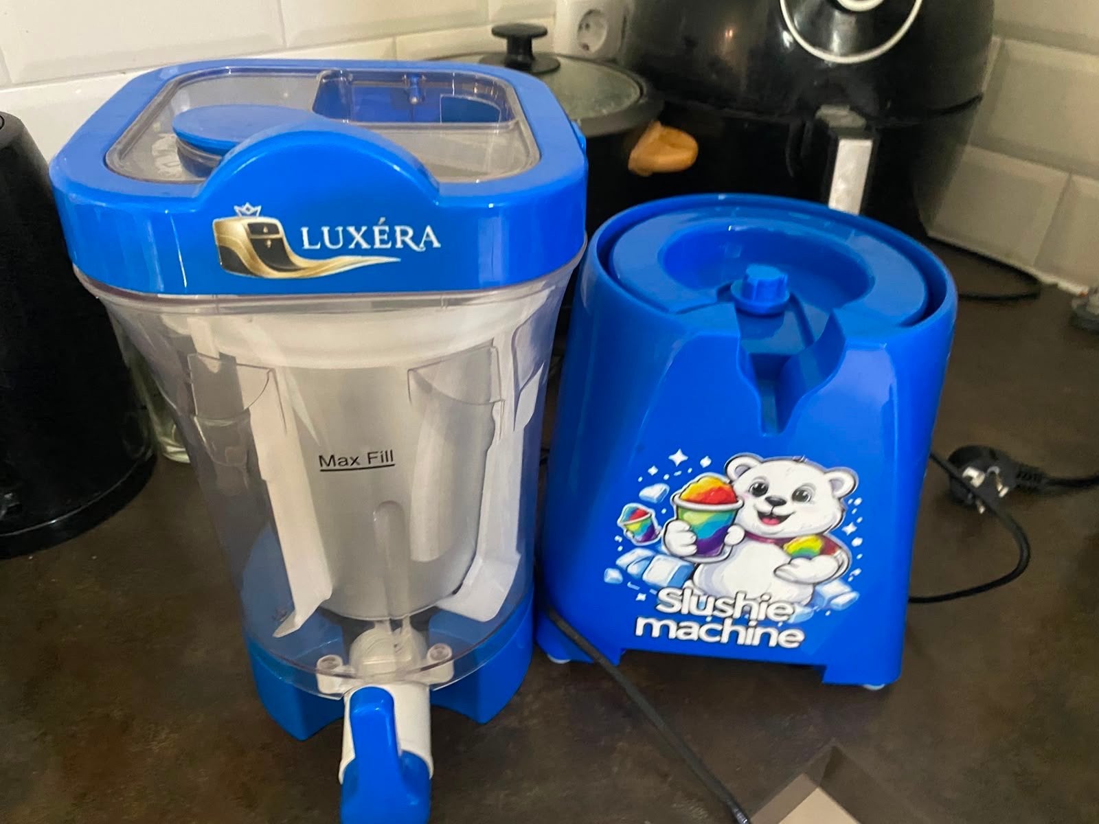 Slushie Machine en Luxera Drankdispenser, Ophalen, Gebruikt