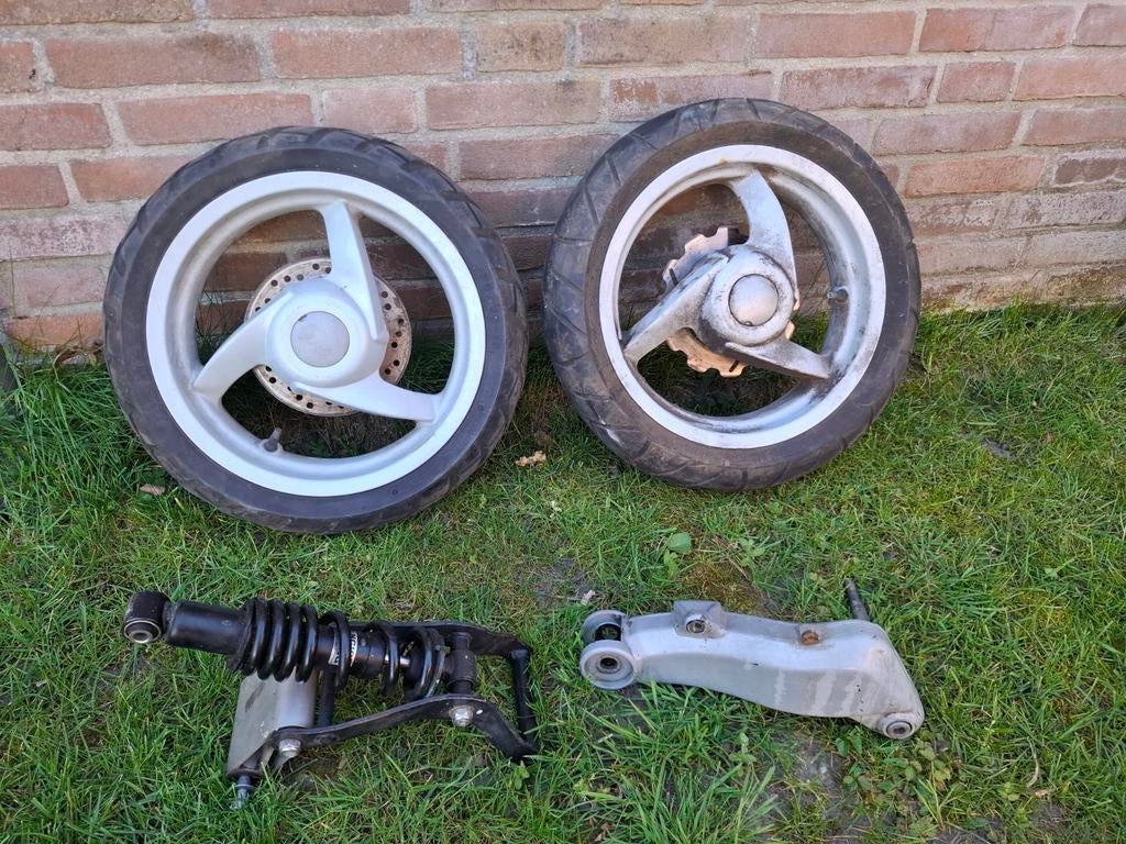 Aprilia area 51 onderdelen, Ophalen, Uitlaat
