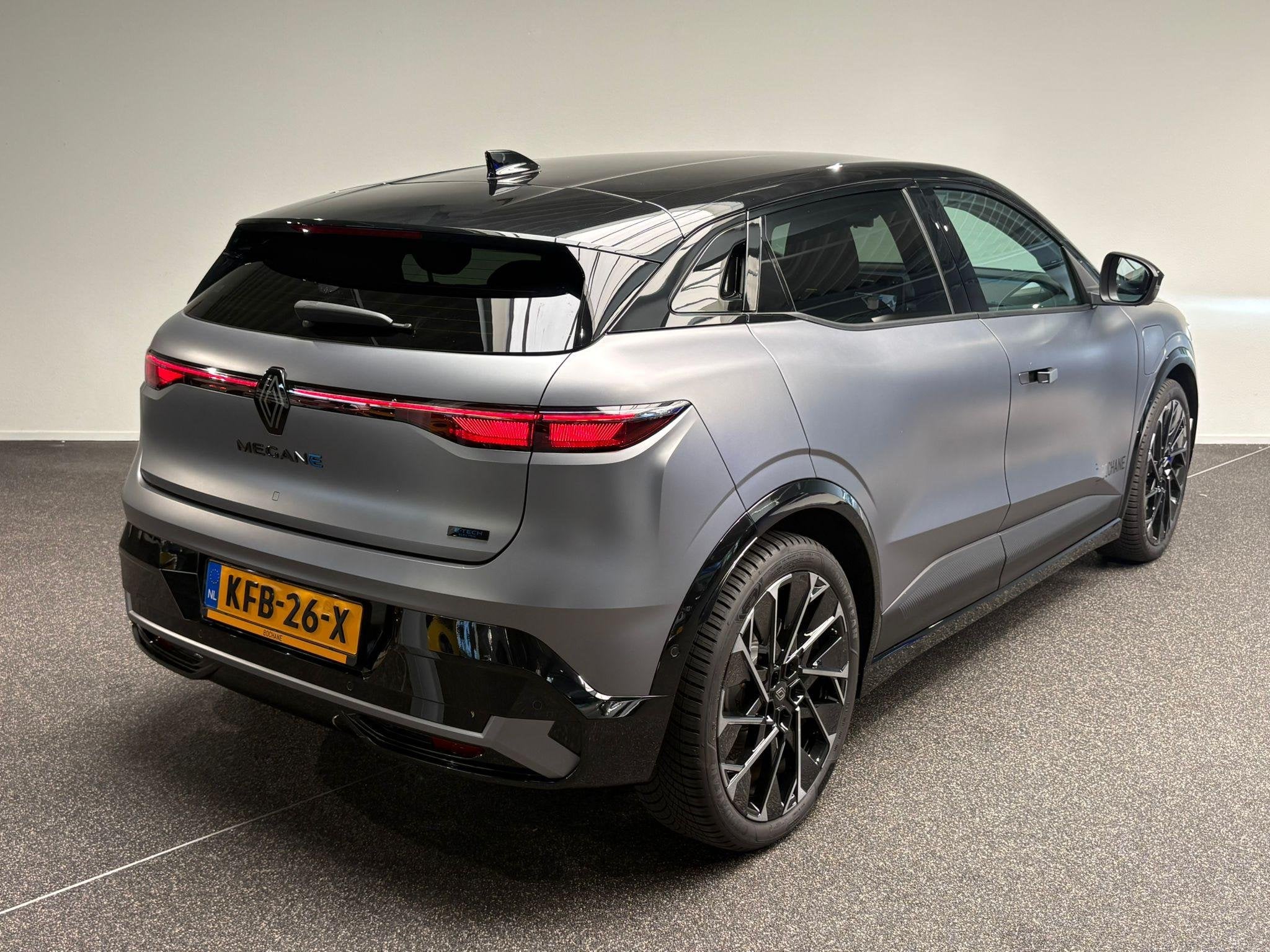 Renault Megane E-Tech comfort range esprit alpine 60 kWh | D, Huisgarantie, 1619 kg, Zilver of Grijs, 900 kg