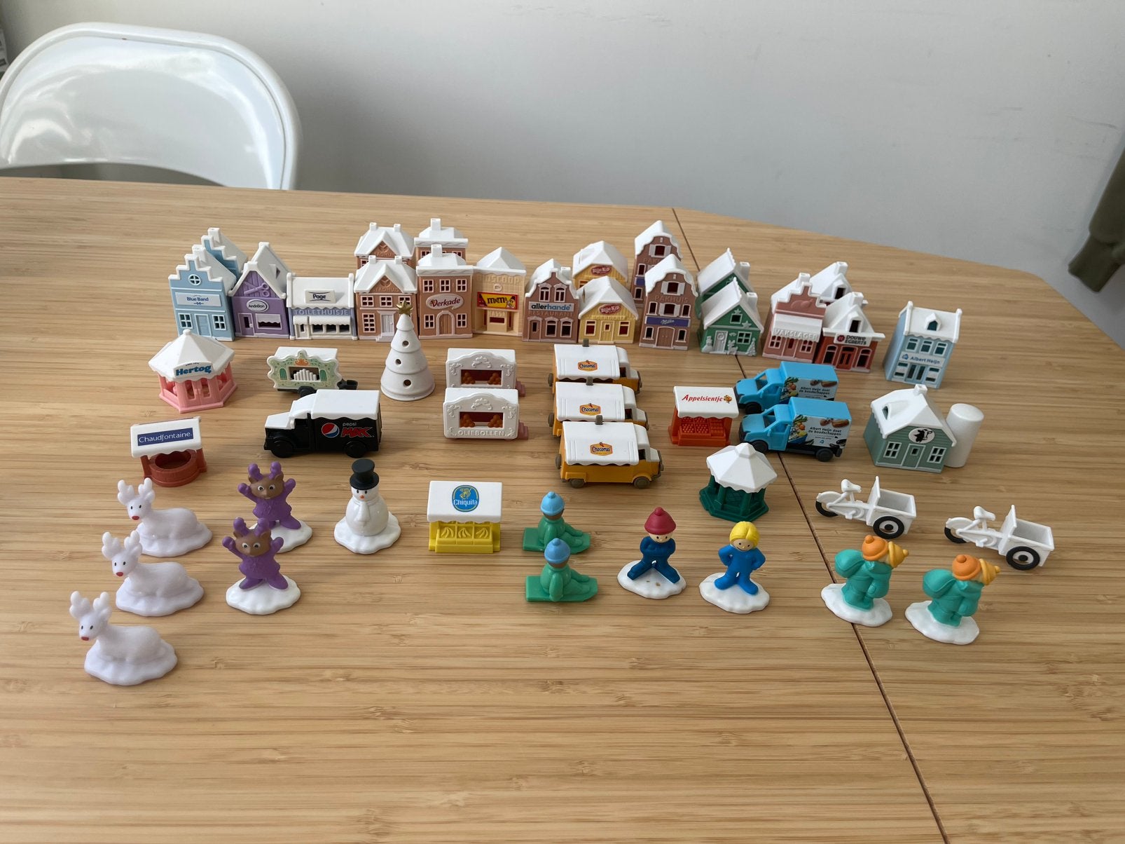 AH kerstdorp minis 50 stuks waarvan veel dubbele, Albert Heijn, Ophalen of Verzenden