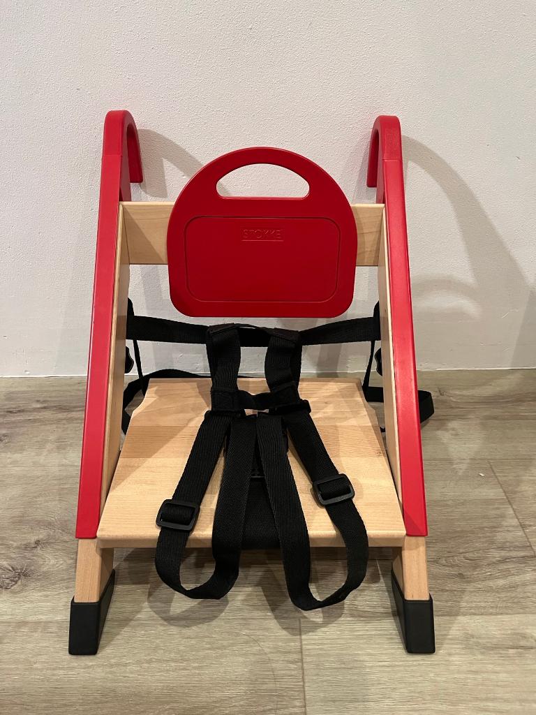 Stokke Handysitt - Rode Inklapbare Kinderstoel, Kinderen en Baby's, Kinderstoelen, Zo goed als nieuw, Inklapstoel, Aanschuifbaar