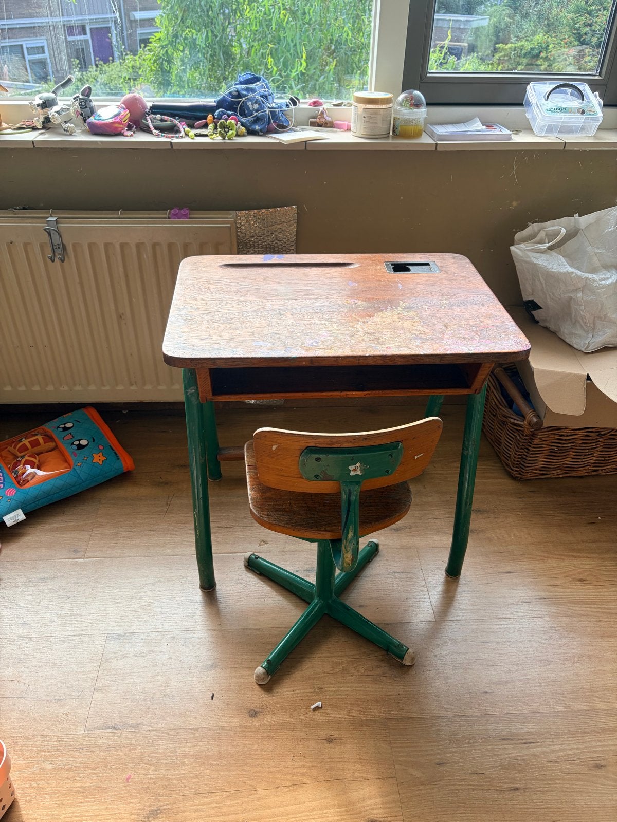 Vintage kinderbureau met stoel - opknapper, Ophalen