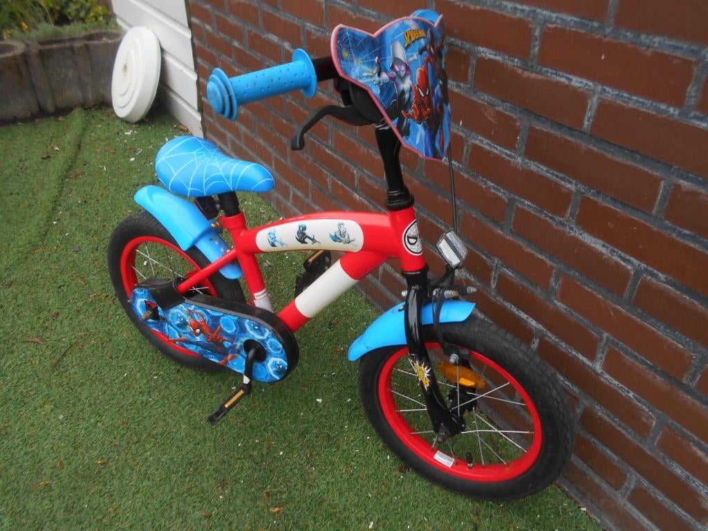 Spiderman fietsje 14 inch, Fietsen en Brommers, Ophalen, Zo goed als nieuw, Minder dan 16 inch, Zijwieltjes