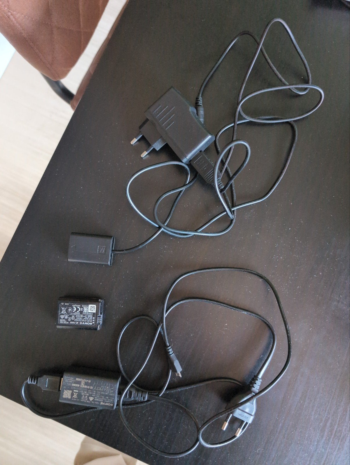 Batterij / accu & adapter voor Sony A6000 (Sony NP-FW50), Computers en Software, Ophalen of Verzenden, Zo goed als nieuw, Sony