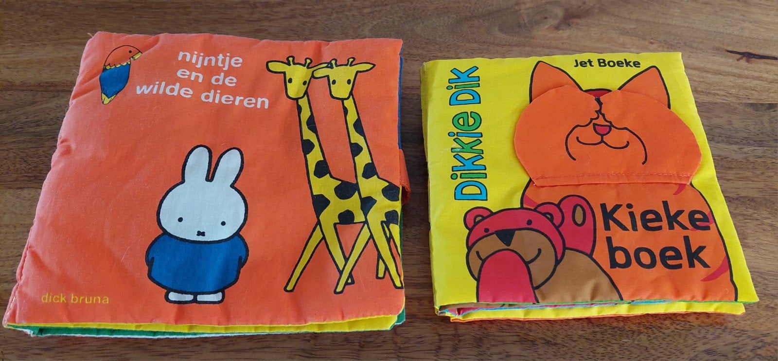 2 stoffen boekjes: Nijntje en Dikkie Dik, Dick Bruna, Jet Boeke, 6 tot 12 maanden, Ophalen of Verzenden, Zo goed als nieuw