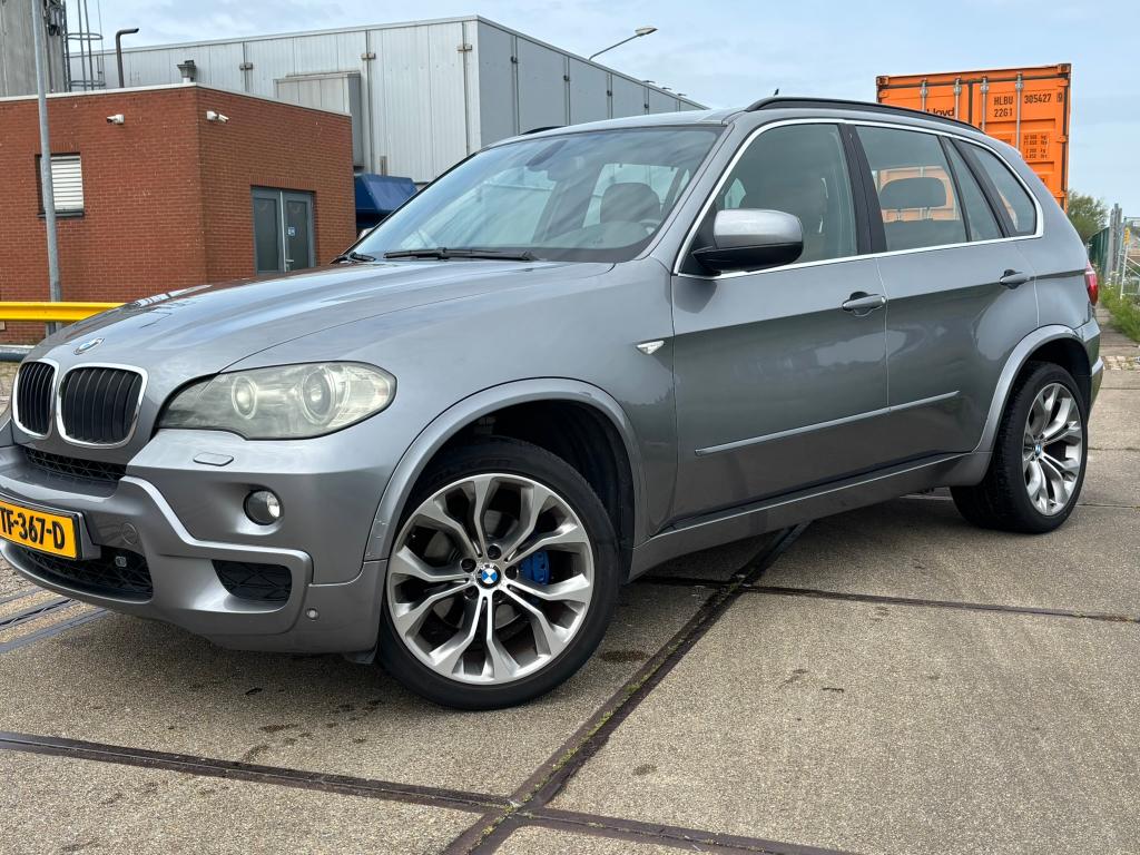 BMW X5 xDrive30i AUT 2010 | Youngtimer | 272pk, X5, Navigatiesysteem, 2996 cc, Leder