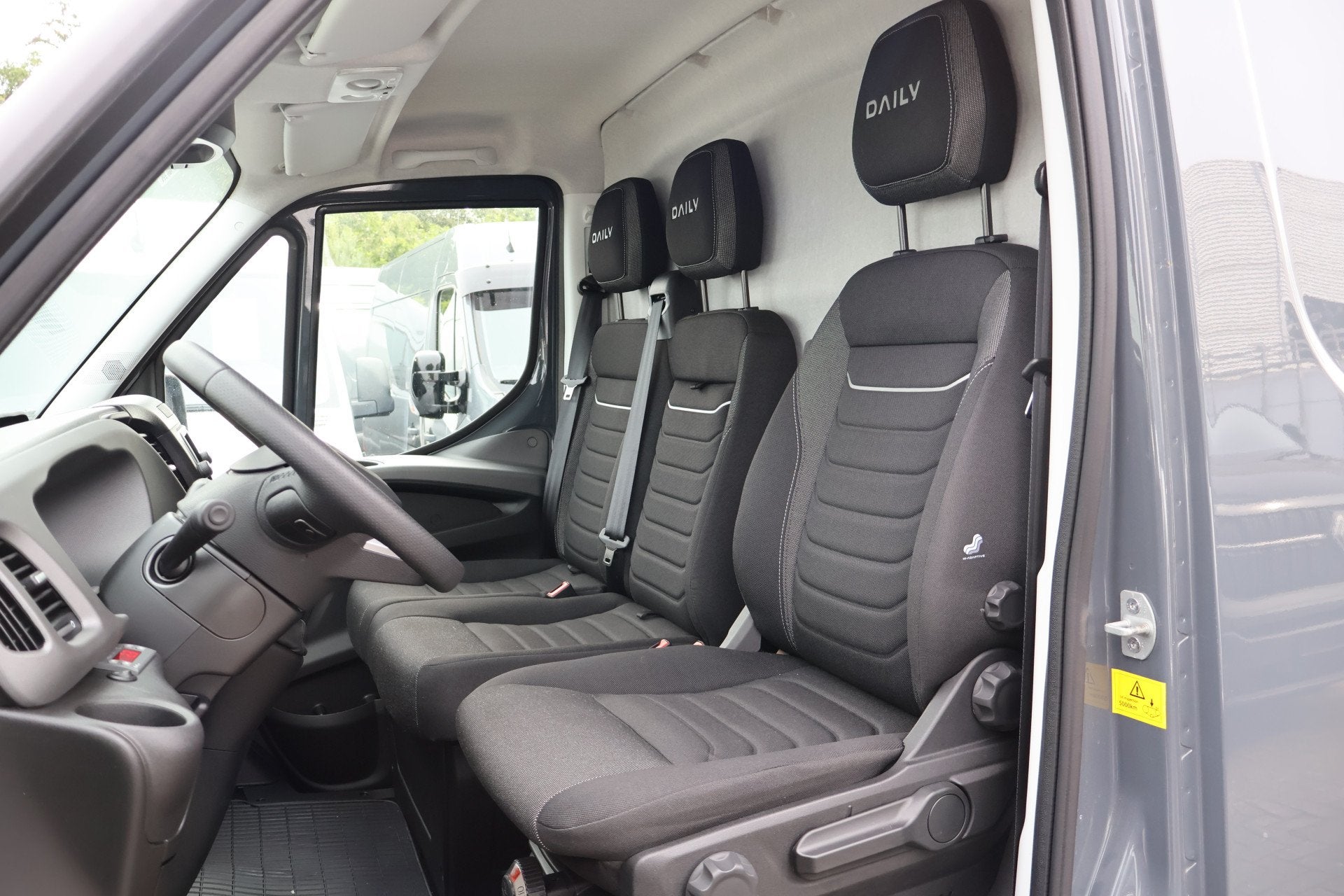 Iveco Daily 35S18 L4 H2 Koelwagen (bj 2024), Auto's, Stof, Gebruikt, 4 cilinders, Iveco