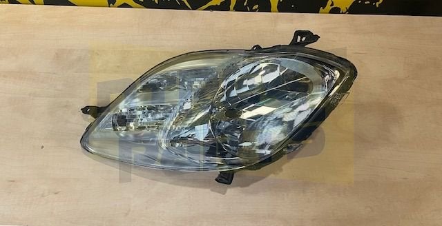 Daihatsu Charade/Toyota Yaris (1/09-) koplamp Rechts (chrome
